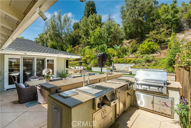 5 Encanto Drive, Rolling Hills Estates, California 90274, 4 Bedrooms Bedrooms, ,2 BathroomsBathrooms,Residential,Sold,Encanto,PV21092304