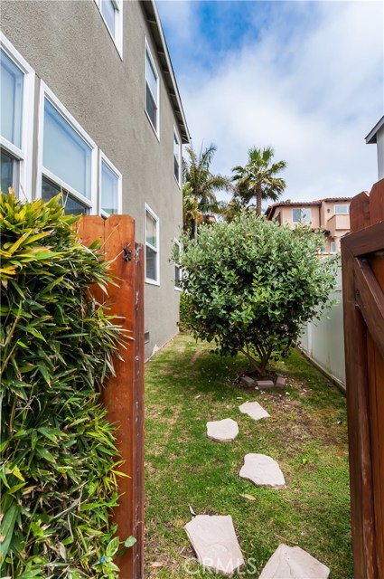 622 Pacific Coast, Redondo Beach, California 90277, ,Residential Income,Sold,Pacific Coast,SB17098298