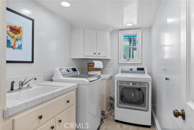2304 Grandview Avenue, Manhattan Beach, California 90266, 5 Bedrooms Bedrooms, ,3 BathroomsBathrooms,Residential,Sold,Grandview,SB21160236