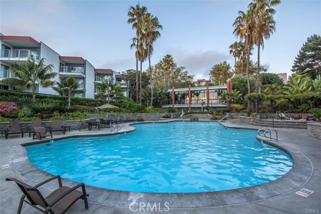 685 The Village, Redondo Beach, California 90277, 2 Bedrooms Bedrooms, ,1 BathroomBathrooms,Residential,Sold,The Village,SB20233726