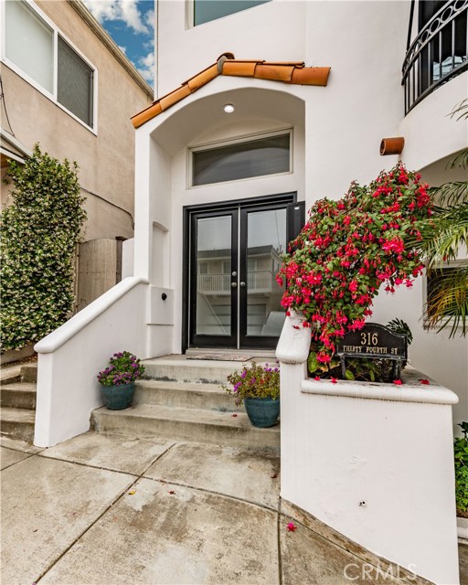 316 34th Street, Manhattan Beach, California 90266, 4 Bedrooms Bedrooms, ,2 BathroomsBathrooms,Residential,Sold,34th,SB21016031