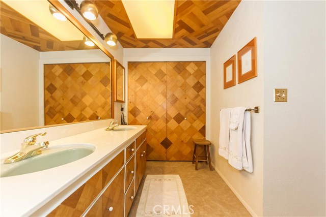 Master Bath with Double sinks and closet