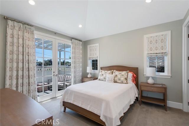 2201 Oak Avenue, Manhattan Beach, California 90266, 5 Bedrooms Bedrooms, ,5 BathroomsBathrooms,Residential,Sold,Oak,SB21126530