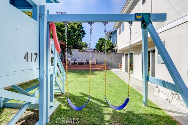 417 Susana Avenue, Redondo Beach, California 90277, 4 Bedrooms Bedrooms, ,2 BathroomsBathrooms,Residential,Sold,Susana,SB20152659