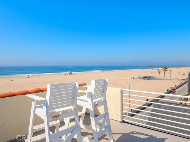 72 The Strand, Hermosa Beach, California 90254, 2 Bedrooms Bedrooms, ,1 BathroomBathrooms,Residential,Sold,The Strand,SB20169113