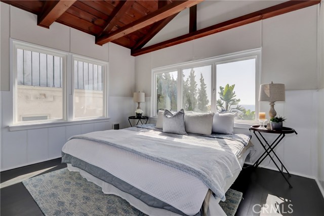 3905 Crest Drive, Manhattan Beach, California 90266, 3 Bedrooms Bedrooms, ,Residential,Sold,Crest,SB19240278