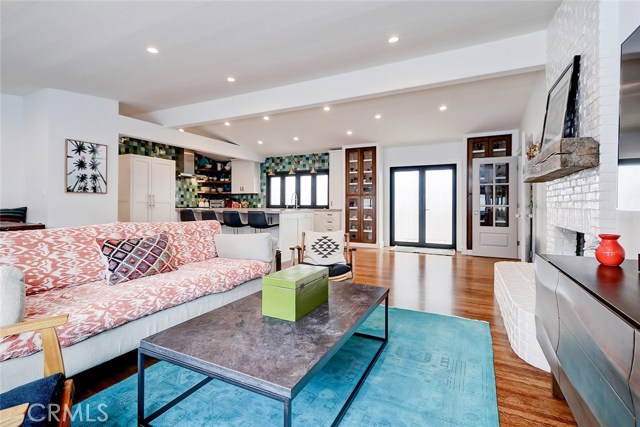 585 29th Street, Manhattan Beach, California 90266, 4 Bedrooms Bedrooms, ,3 BathroomsBathrooms,Residential,Sold,29th,SB21019167