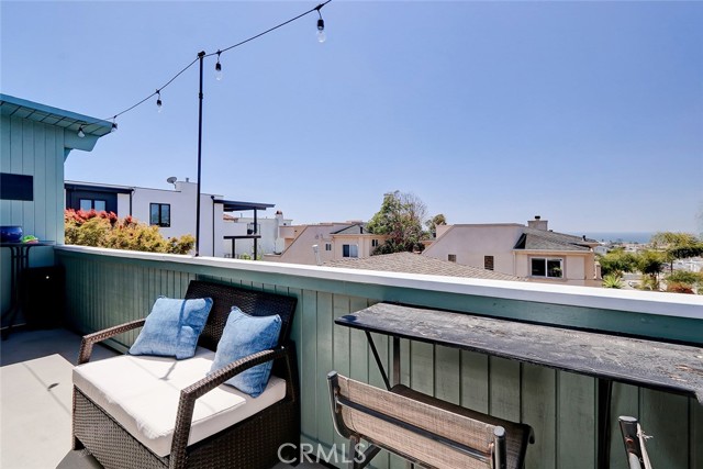 978 5th Street, Hermosa Beach, California 90254, ,Residential Income,Sold,5th,SB21084291