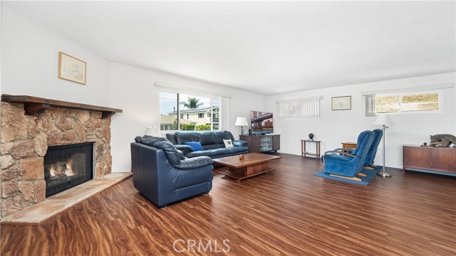 1500 Carver Street, Redondo Beach, California 90278, 3 Bedrooms Bedrooms, ,2 BathroomsBathrooms,Residential,Sold,Carver,SB21108145