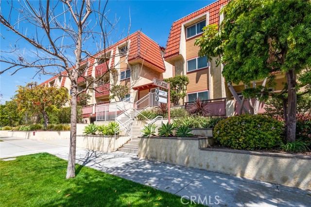 2 Bed Home for Sale in El Segundo, California