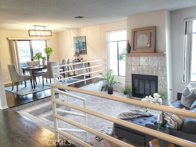 1287 7th Place, Hermosa Beach, California 90254, 4 Bedrooms Bedrooms, ,3 BathroomsBathrooms,Residential,Sold,7th,TR19240895