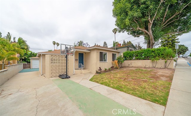 1717 11th Street, Manhattan Beach, California 90266, 3 Bedrooms Bedrooms, ,1 BathroomBathrooms,Residential,Sold,11th,SB19159919