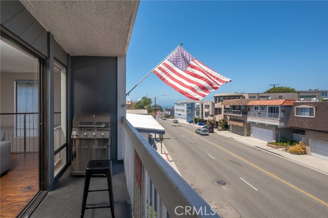 748 Manhattan Beach Boulevard, Manhattan Beach, California 90266, 3 Bedrooms Bedrooms, ,3 BathroomsBathrooms,Residential,Sold,Manhattan Beach,SB20129777