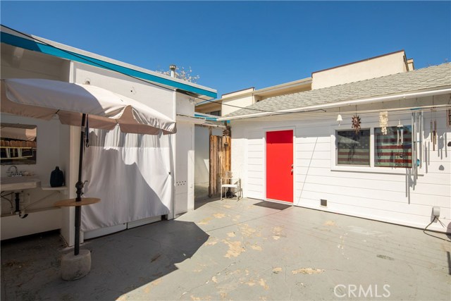 1040 Loma Drive, Hermosa Beach, California 90254, 3 Bedrooms Bedrooms, ,Residential,Sold,Loma,SB19091151