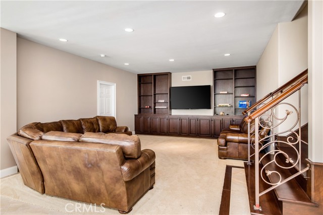 Lower level family/entertainment room