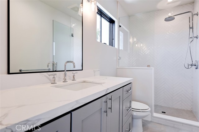 1400 17th Street, Manhattan Beach, California 90266, 5 Bedrooms Bedrooms, ,3 BathroomsBathrooms,Residential,Sold,17th,SB21193120