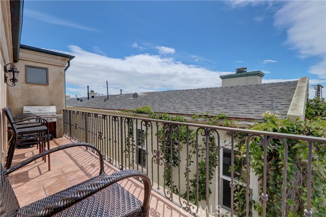 3105 Alma Avenue, Manhattan Beach, California 90266, 3 Bedrooms Bedrooms, ,3 BathroomsBathrooms,Residential,Sold,Alma,SB20213387