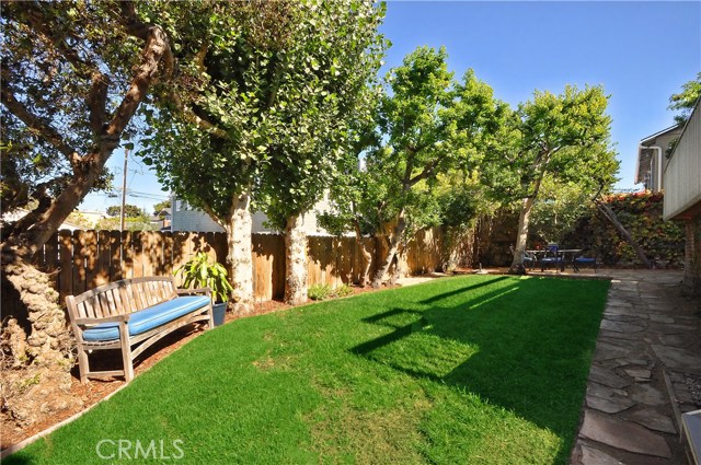 1133 8th Street, Hermosa Beach, California 90254, 3 Bedrooms Bedrooms, ,1 BathroomBathrooms,Residential,Sold,8th,SB18253639