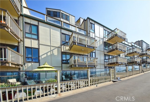 625 Esplanade, Redondo Beach, California 90277, 1 Bedroom Bedrooms, ,1 BathroomBathrooms,Residential,Sold,Esplanade,SB19239624