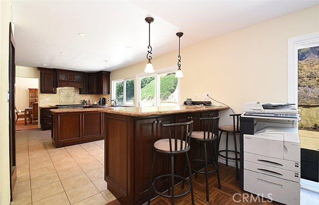 Kitchen with Breakfast Bar Kitchen with Breakfast Bar