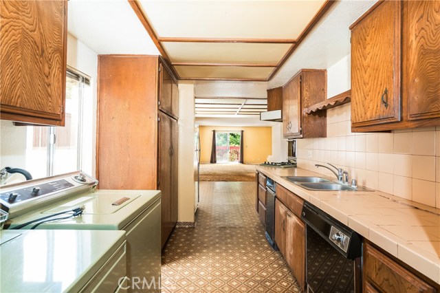 2004 Nelson Avenue, Redondo Beach, California 90278, 4 Bedrooms Bedrooms, ,3 BathroomsBathrooms,Residential,Sold,Nelson,SB17138213