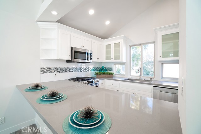723 3rd Street, Hermosa Beach, California 90254, 2 Bedrooms Bedrooms, ,3 BathroomsBathrooms,Residential,Sold,3rd,SB19147178
