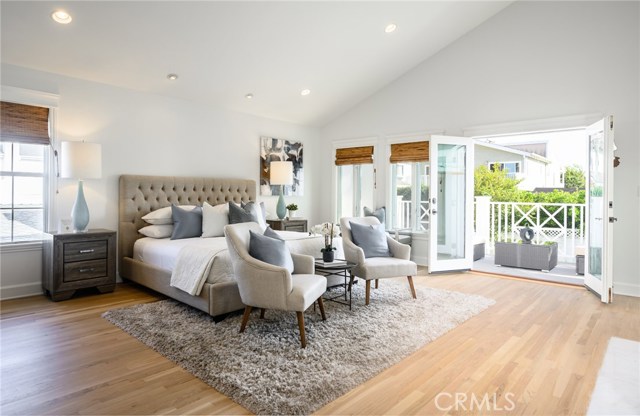 742 27th Street, Manhattan Beach, California 90266, 4 Bedrooms Bedrooms, ,3 BathroomsBathrooms,Residential,Sold,27th,SB19194302