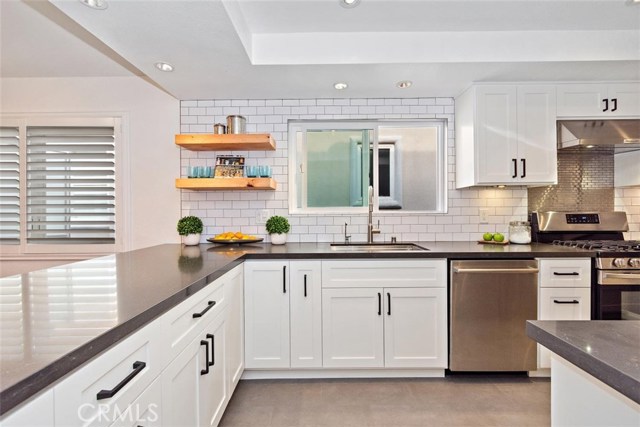 1718 Carlson Lane, Redondo Beach, California 90278, 3 Bedrooms Bedrooms, ,2 BathroomsBathrooms,Residential,Sold,Carlson,SB20181260