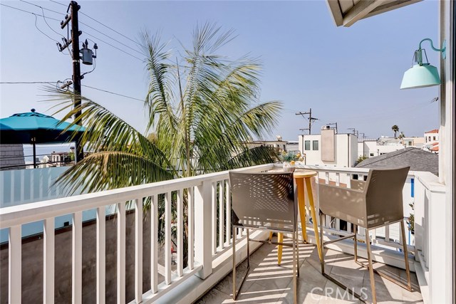 420 31st Street, Manhattan Beach, California 90266, 5 Bedrooms Bedrooms, ,2 BathroomsBathrooms,Residential,Sold,31st,SB20242729