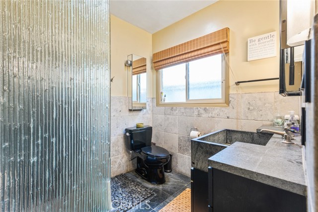 1829 Poinsettia Avenue, Manhattan Beach, California 90266, 3 Bedrooms Bedrooms, ,2 BathroomsBathrooms,Residential,Sold,Poinsettia,SB20054439