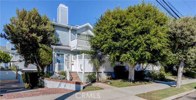 317 Emerald Street, Redondo Beach, California 90277, 2 Bedrooms Bedrooms, ,2 BathroomsBathrooms,Residential,Sold,Emerald,SB20221825