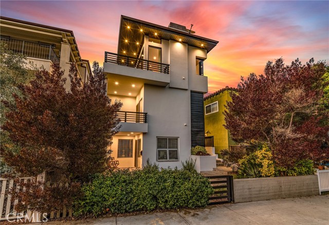 333 18th Street, Manhattan Beach, California 90266, 6 Bedrooms Bedrooms, ,6 BathroomsBathrooms,Residential,Sold,18th,SB20041835