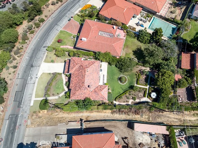 Above view of house and layout of garden