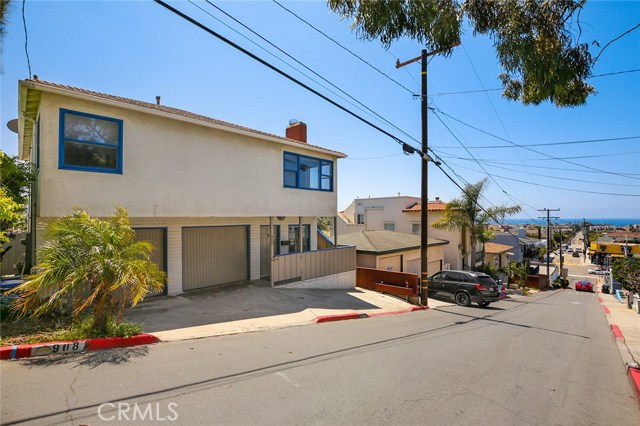 908 8th Street, Hermosa Beach, California 90254, ,Residential Income,Sold,8th,SB18093147