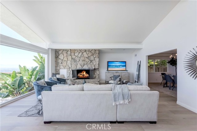 937 Via Del Monte, Palos Verdes Estates, California 90274, 3 Bedrooms Bedrooms, ,1 BathroomBathrooms,Residential,Sold,Via Del Monte,SB20074372