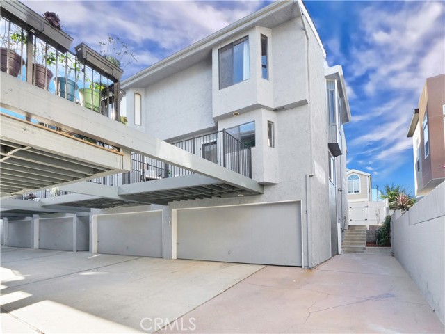 2205 Grant Avenue, Redondo Beach, California 90278, 3 Bedrooms Bedrooms, ,1 BathroomBathrooms,Residential,Sold,Grant,SB21111415