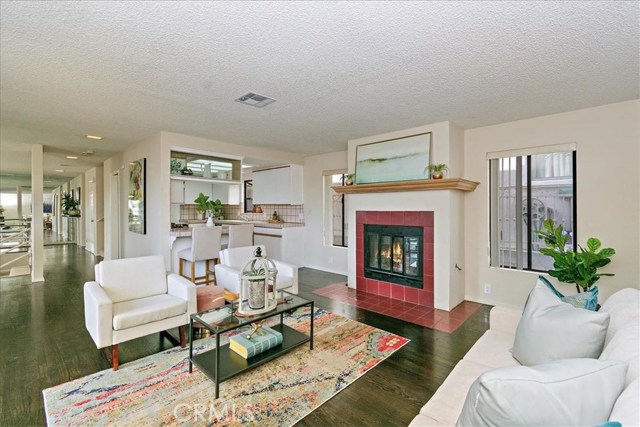 1287 7th Place, Hermosa Beach, California 90254, 4 Bedrooms Bedrooms, ,3 BathroomsBathrooms,Residential,Sold,7th,TR19240895