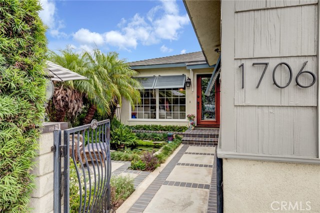 1706 Marine Avenue, Manhattan Beach, California 90266, 3 Bedrooms Bedrooms, ,1 BathroomBathrooms,Residential,Sold,Marine,SB20220724