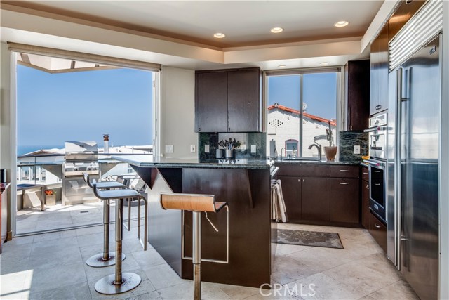 228 33rd Street, Manhattan Beach, California 90266, 3 Bedrooms Bedrooms, ,1 BathroomBathrooms,Residential,Sold,33rd,SB19198538