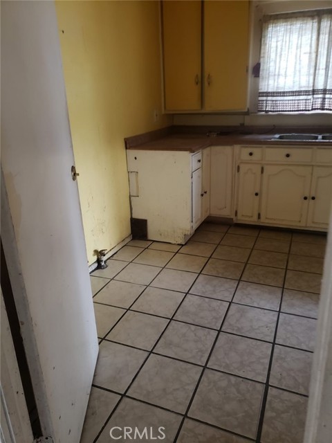 1 Bed Home for Sale in Los Angeles, California