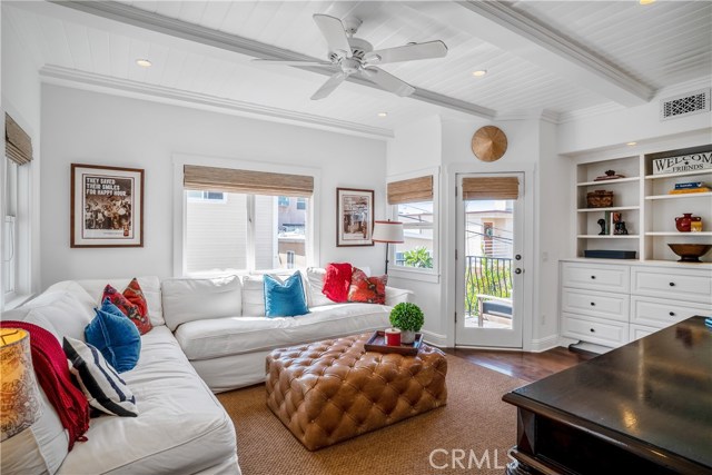 213 Seaview Street, Manhattan Beach, California 90266, 4 Bedrooms Bedrooms, ,3 BathroomsBathrooms,Residential,Sold,Seaview,SB19227675