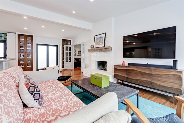 585 29th Street, Manhattan Beach, California 90266, 4 Bedrooms Bedrooms, ,3 BathroomsBathrooms,Residential,Sold,29th,SB21019167