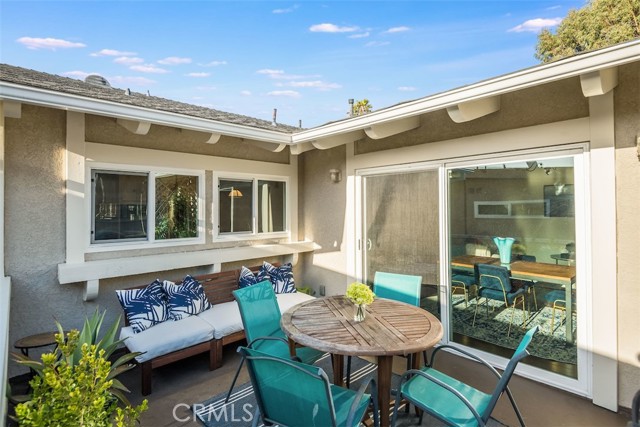 1156 10th Street, Manhattan Beach, California 90266, 3 Bedrooms Bedrooms, ,2 BathroomsBathrooms,Residential,Sold,10th,SB21063367