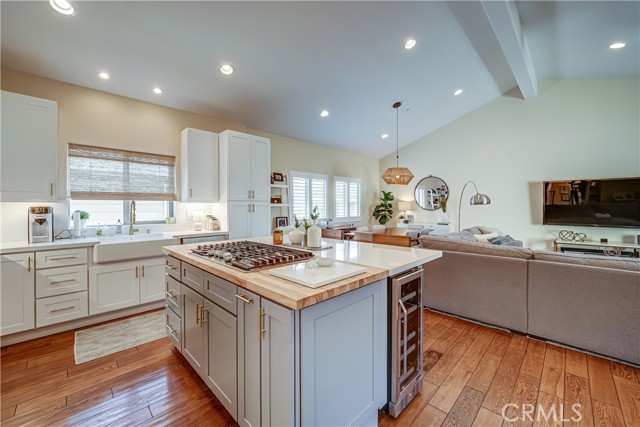 2005 Carnegie Lane, Redondo Beach, California 90278, 4 Bedrooms Bedrooms, ,3 BathroomsBathrooms,Residential,Sold,Carnegie,SB21027206