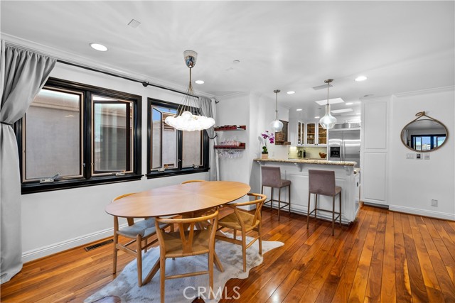 333 21st Place, Manhattan Beach, California 90266, 3 Bedrooms Bedrooms, ,3 BathroomsBathrooms,Residential,Sold,21st,SB21154619