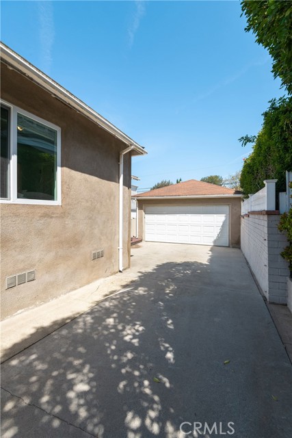 571 33rd Street, Manhattan Beach, California 90266, 2 Bedrooms Bedrooms, ,2 BathroomsBathrooms,Residential,Sold,33rd,SB21059997