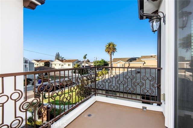 2204 Bataan Road, Redondo Beach, California 90278, 4 Bedrooms Bedrooms, ,4 BathroomsBathrooms,Residential,Sold,Bataan,SB21148388