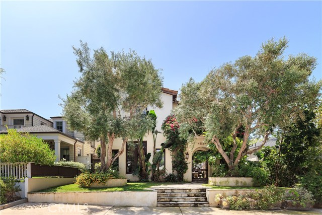 720 33rd Street, Manhattan Beach, California 90266, 5 Bedrooms Bedrooms, ,3 BathroomsBathrooms,Residential,Sold,33rd,SB19184166