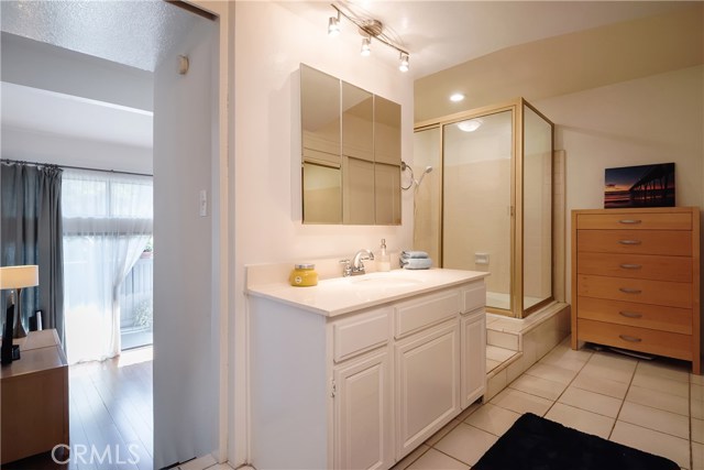 842 1st Street, Hermosa Beach, California 90254, 2 Bedrooms Bedrooms, ,3 BathroomsBathrooms,Residential,Sold,1st,SB20131143