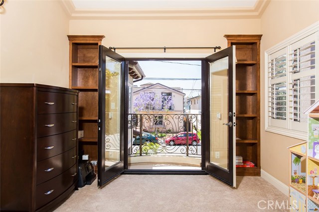 2111 Curtis Avenue, Redondo Beach, California 90278, 4 Bedrooms Bedrooms, ,2 BathroomsBathrooms,Residential,Sold,Curtis,SB18132380